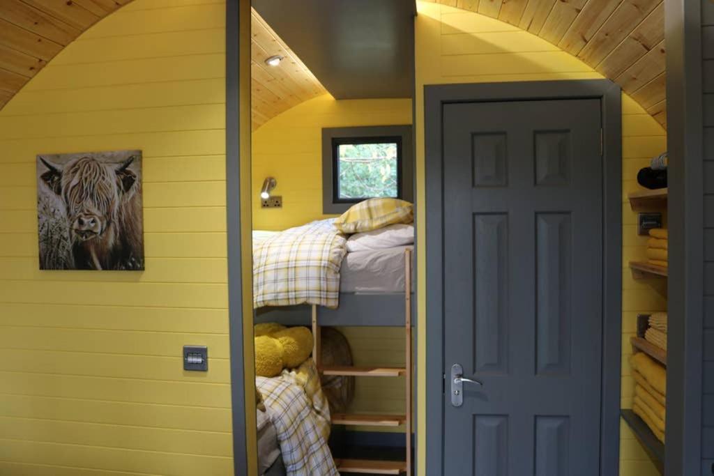 Villa Glampods Glamping Pod - Meet Highland Cows And Sheep Elgin Extérieur photo