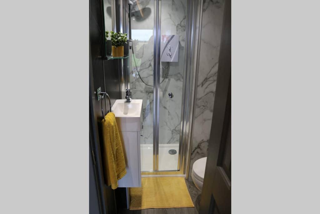 Villa Glampods Glamping Pod - Meet Highland Cows And Sheep Elgin Extérieur photo