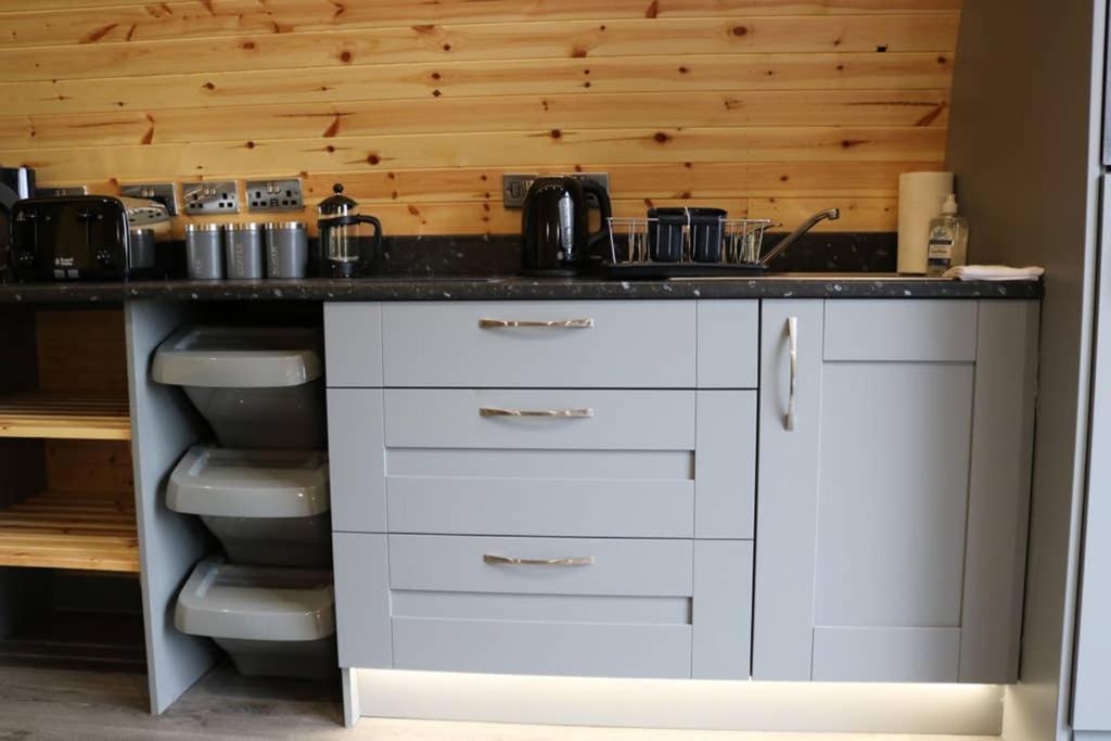 Villa Glampods Glamping Pod - Meet Highland Cows And Sheep Elgin Extérieur photo
