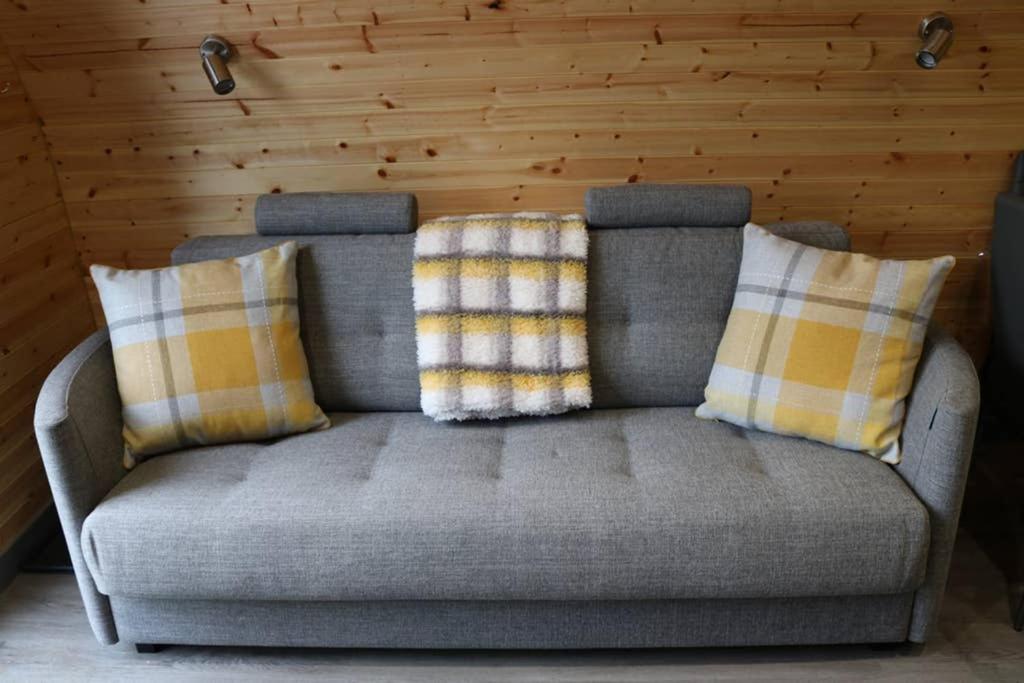 Villa Glampods Glamping Pod - Meet Highland Cows And Sheep Elgin Extérieur photo