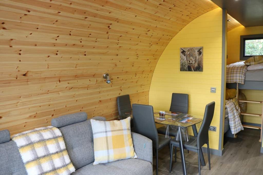 Villa Glampods Glamping Pod - Meet Highland Cows And Sheep Elgin Extérieur photo