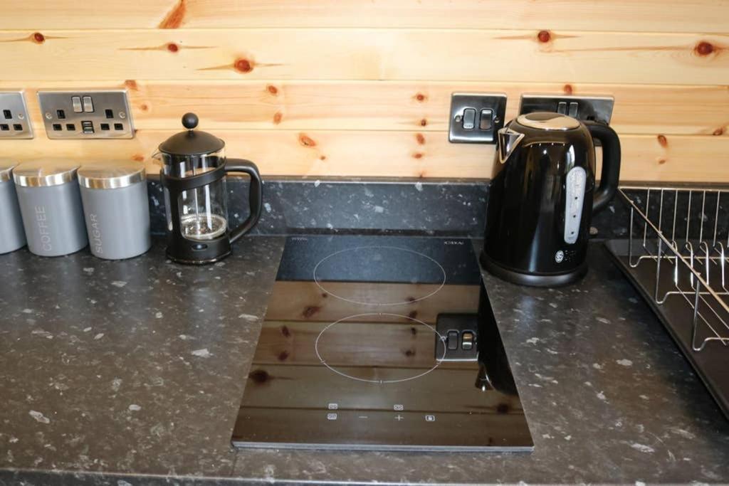 Villa Glampods Glamping Pod - Meet Highland Cows And Sheep Elgin Extérieur photo